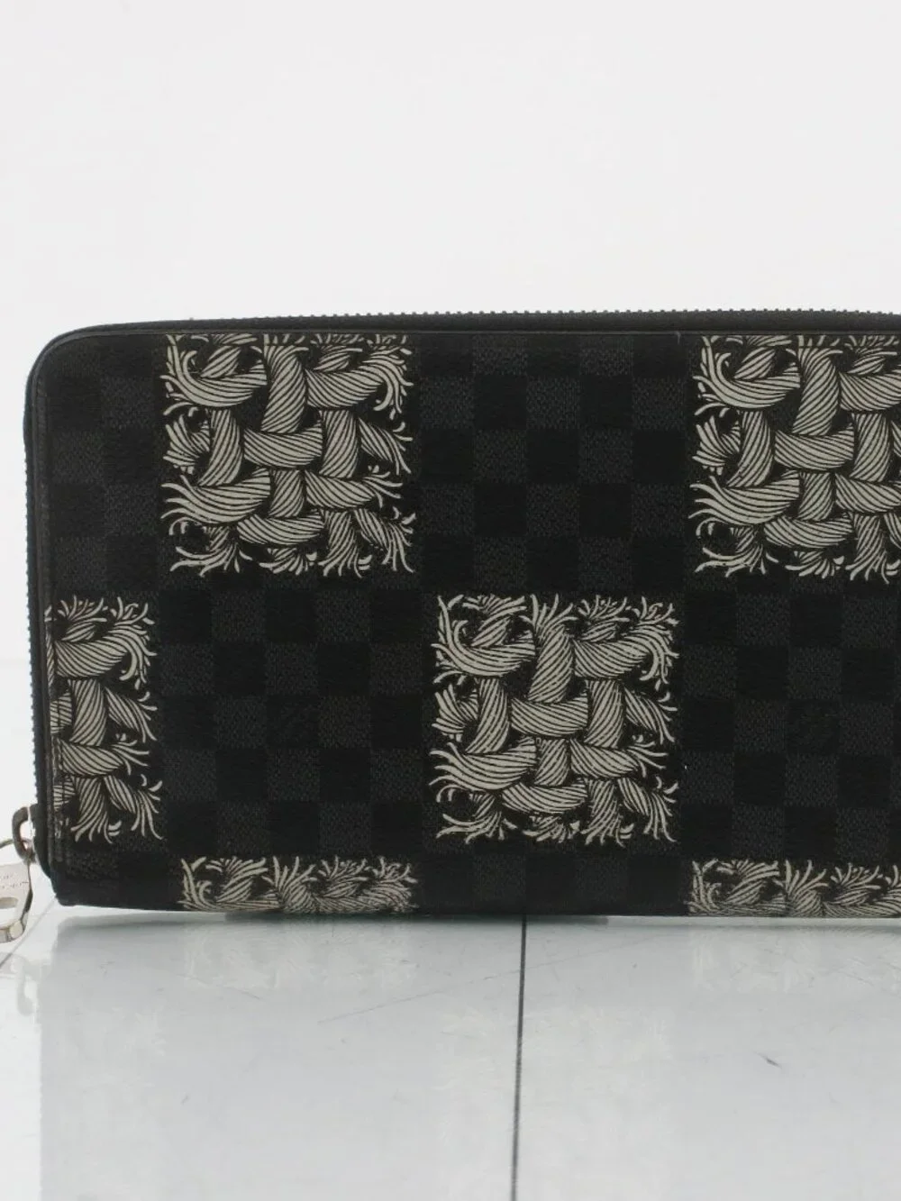 LV Christopher Nemeth Zippy Organizer